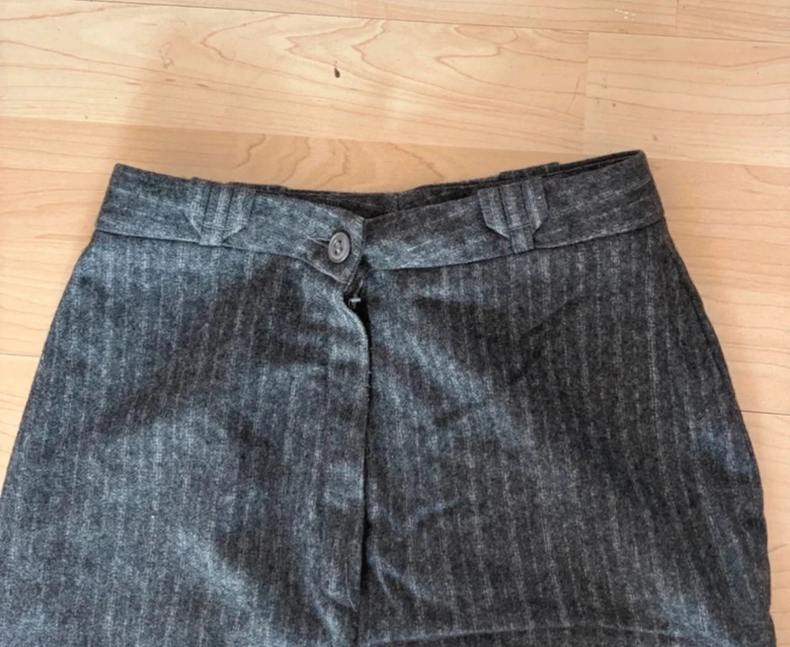 Pantalón gris con finas rayas – Talla 32 – Corte recta elegante – photo 4